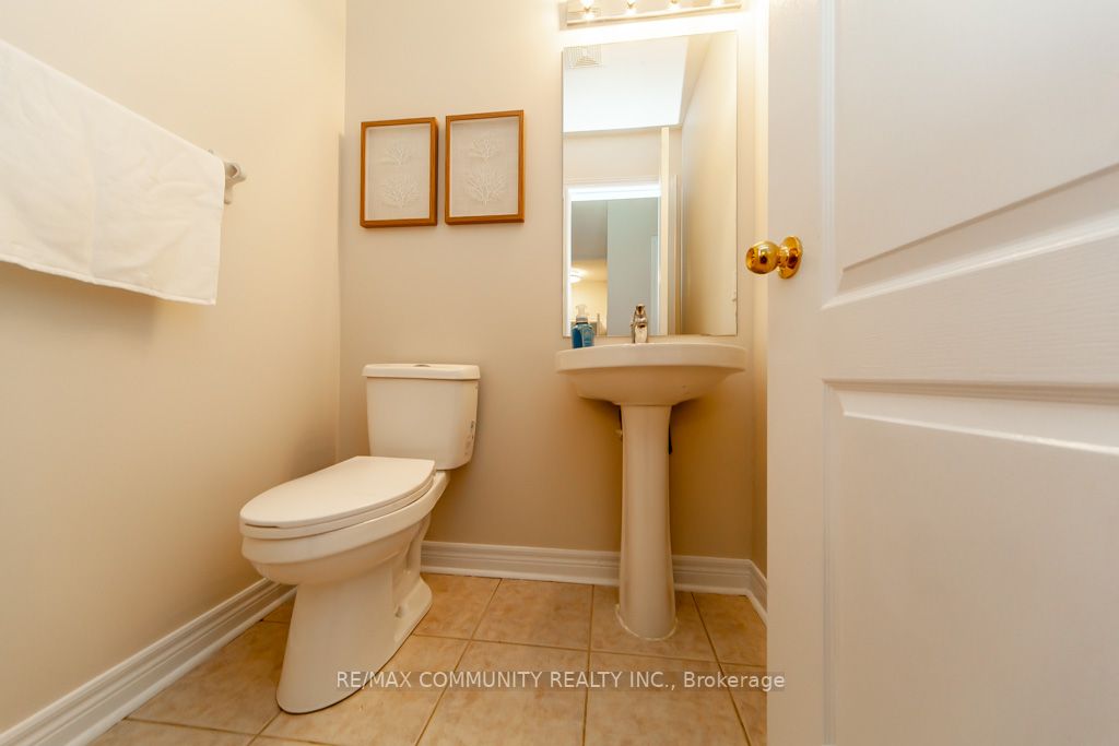 132 Oakborough Dr