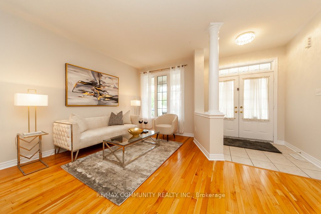 132 Oakborough Dr