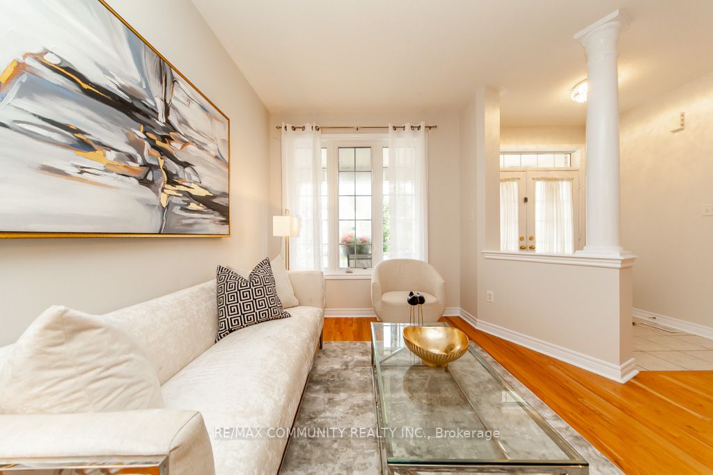 132 Oakborough Dr