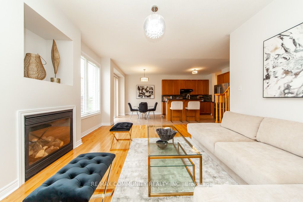 132 Oakborough Dr
