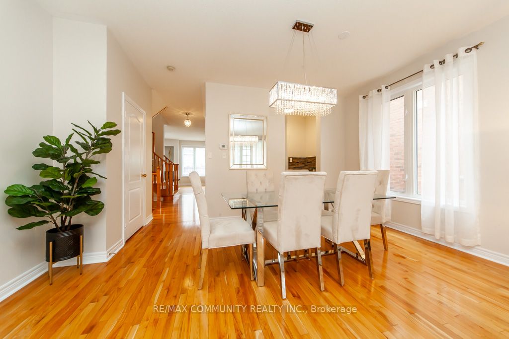 132 Oakborough Dr