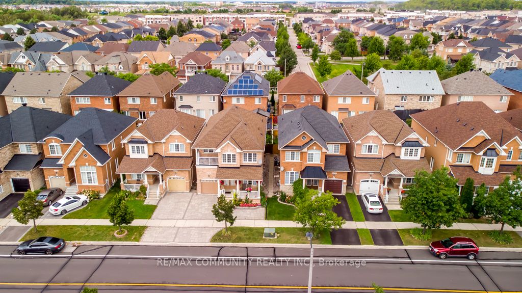 132 Oakborough Dr