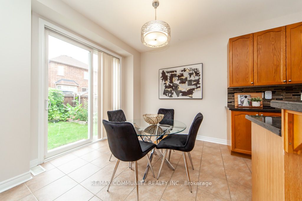 132 Oakborough Dr