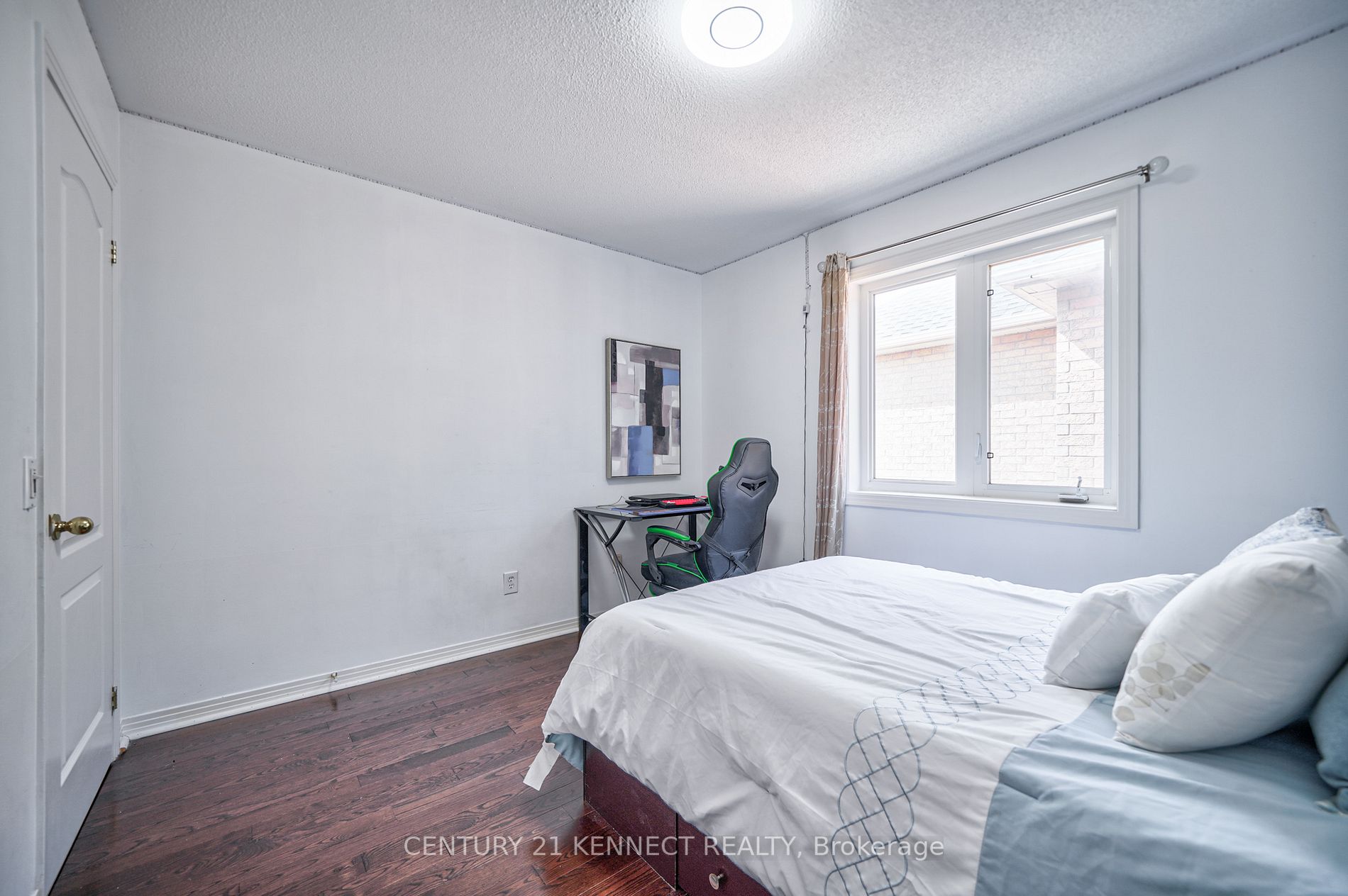 405 Dowson Loop