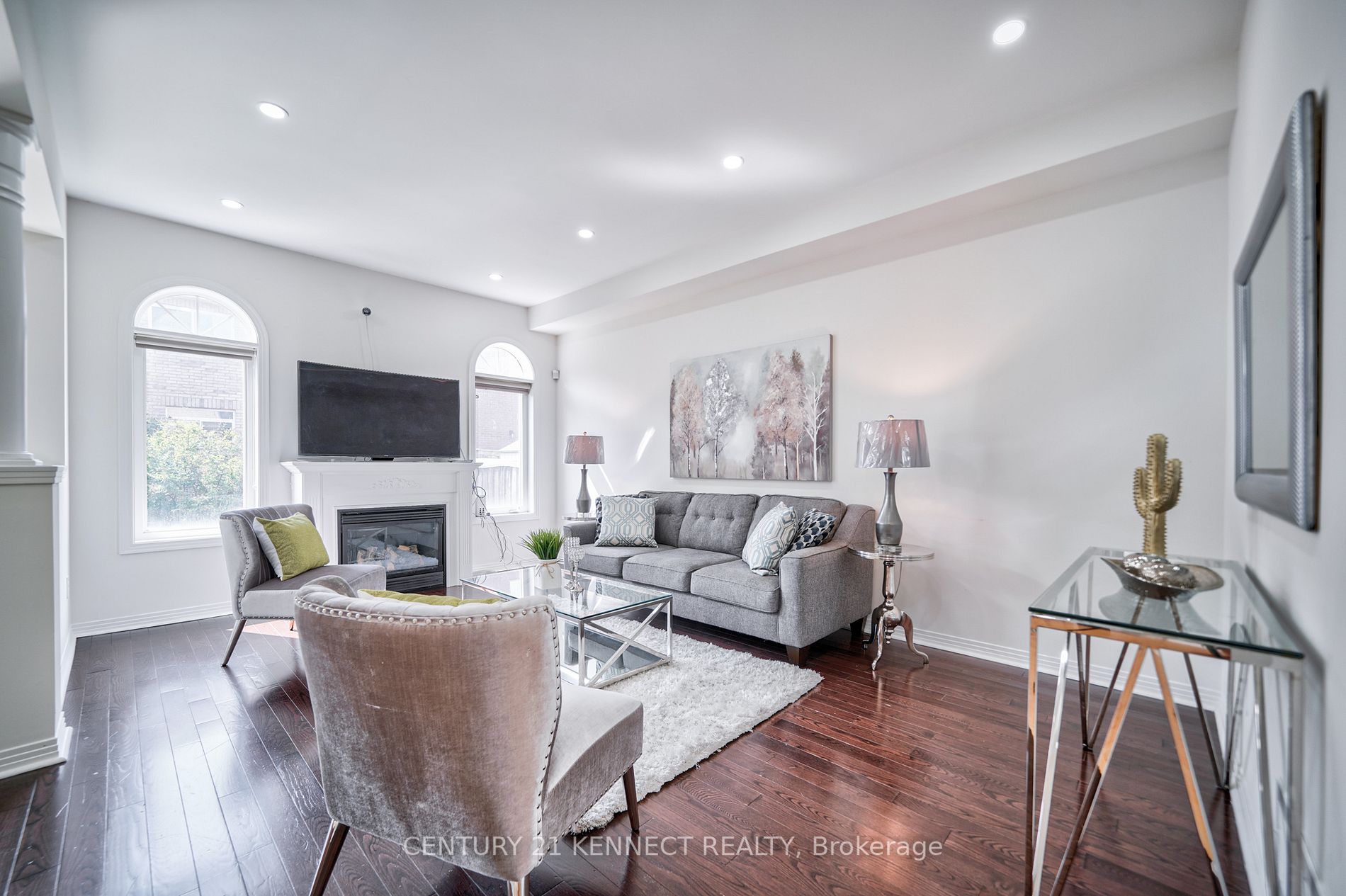 405 Dowson Loop