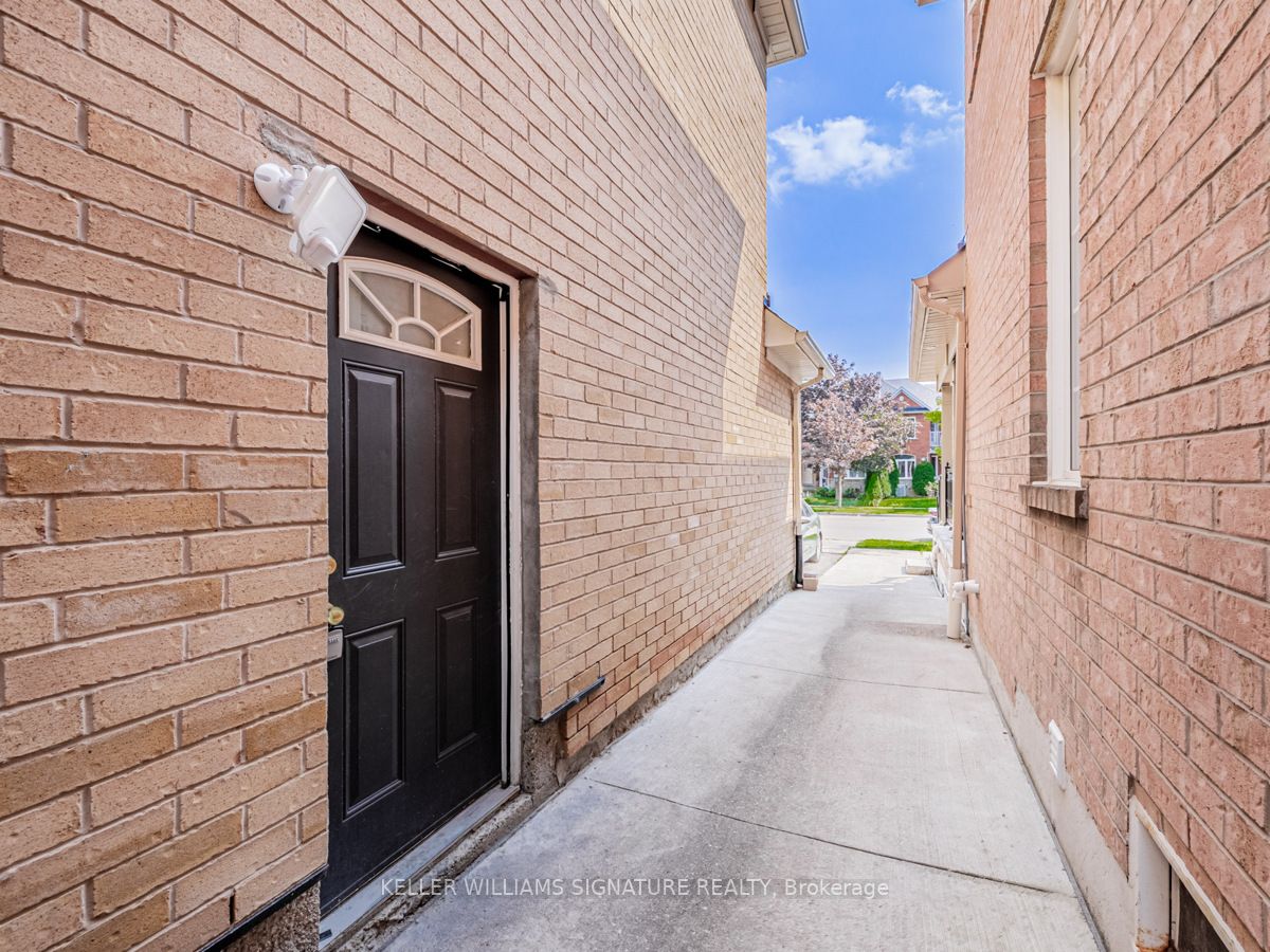 122 America Ave, #Lower