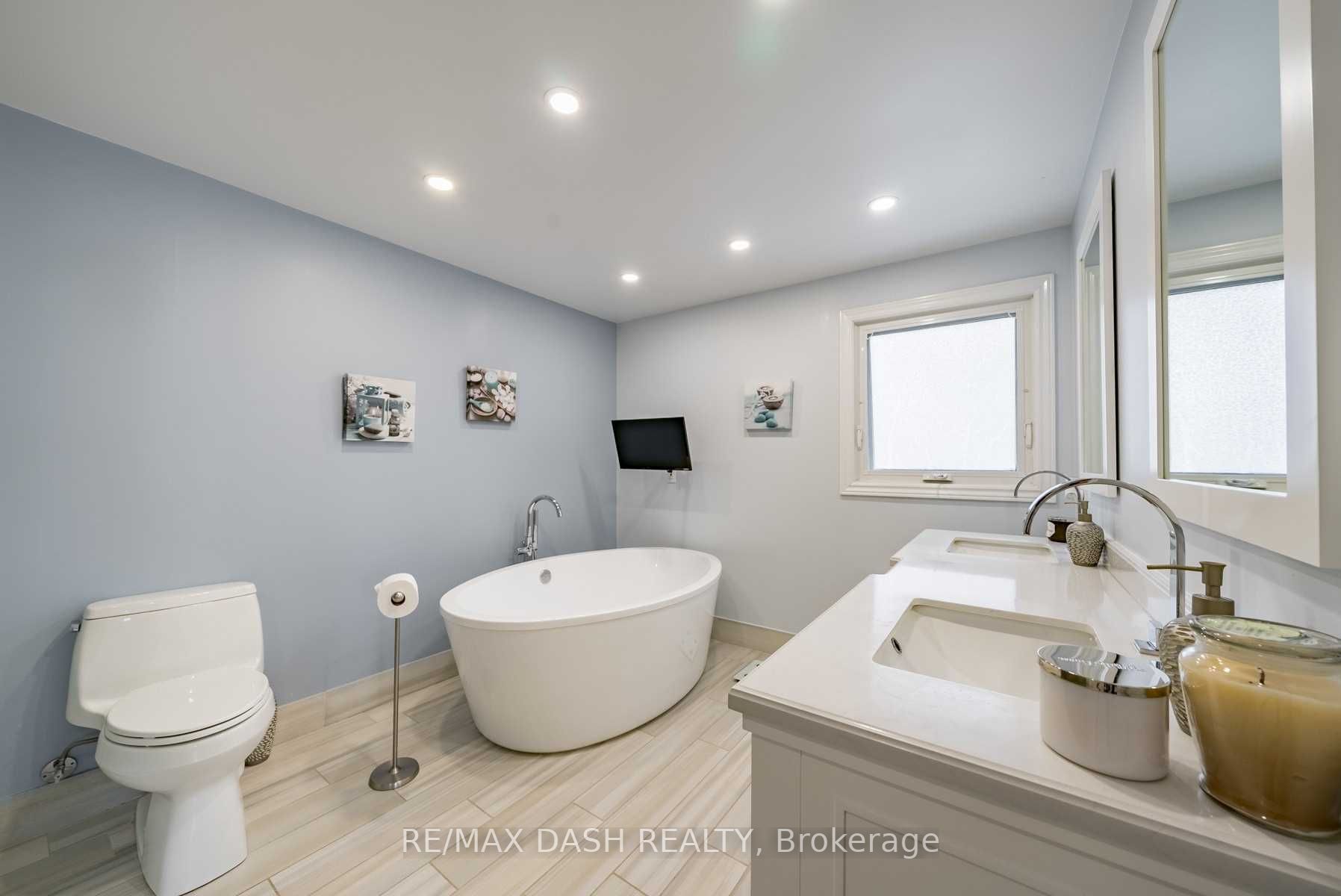 21 Mayvern Cres