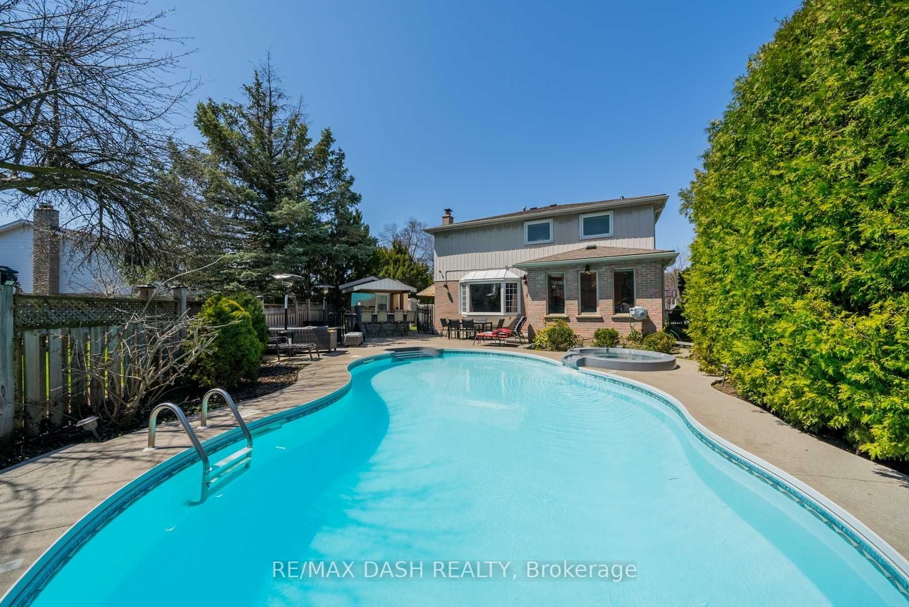 21 Mayvern Cres
