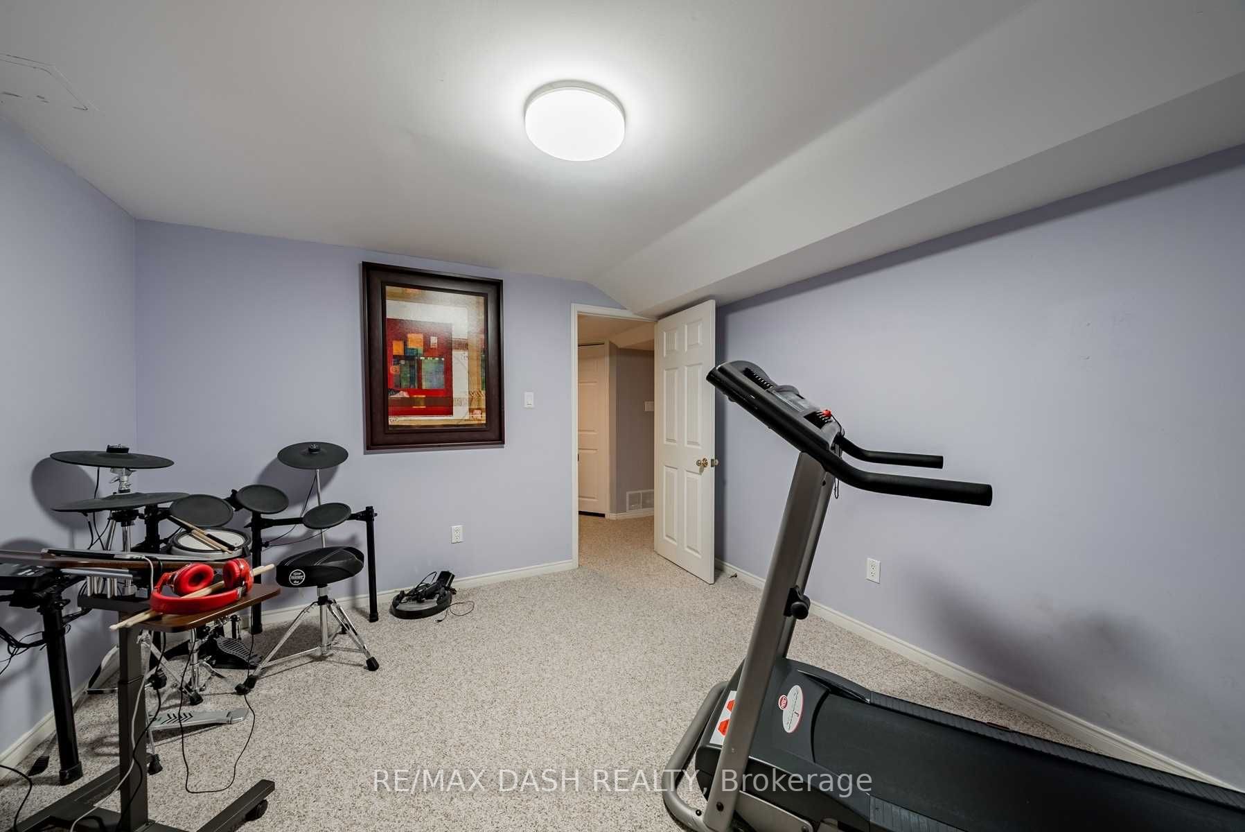 21 Mayvern Cres