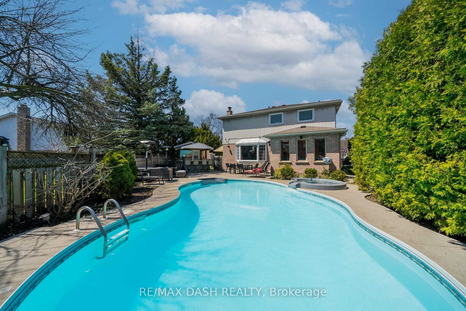 21 Mayvern Cres