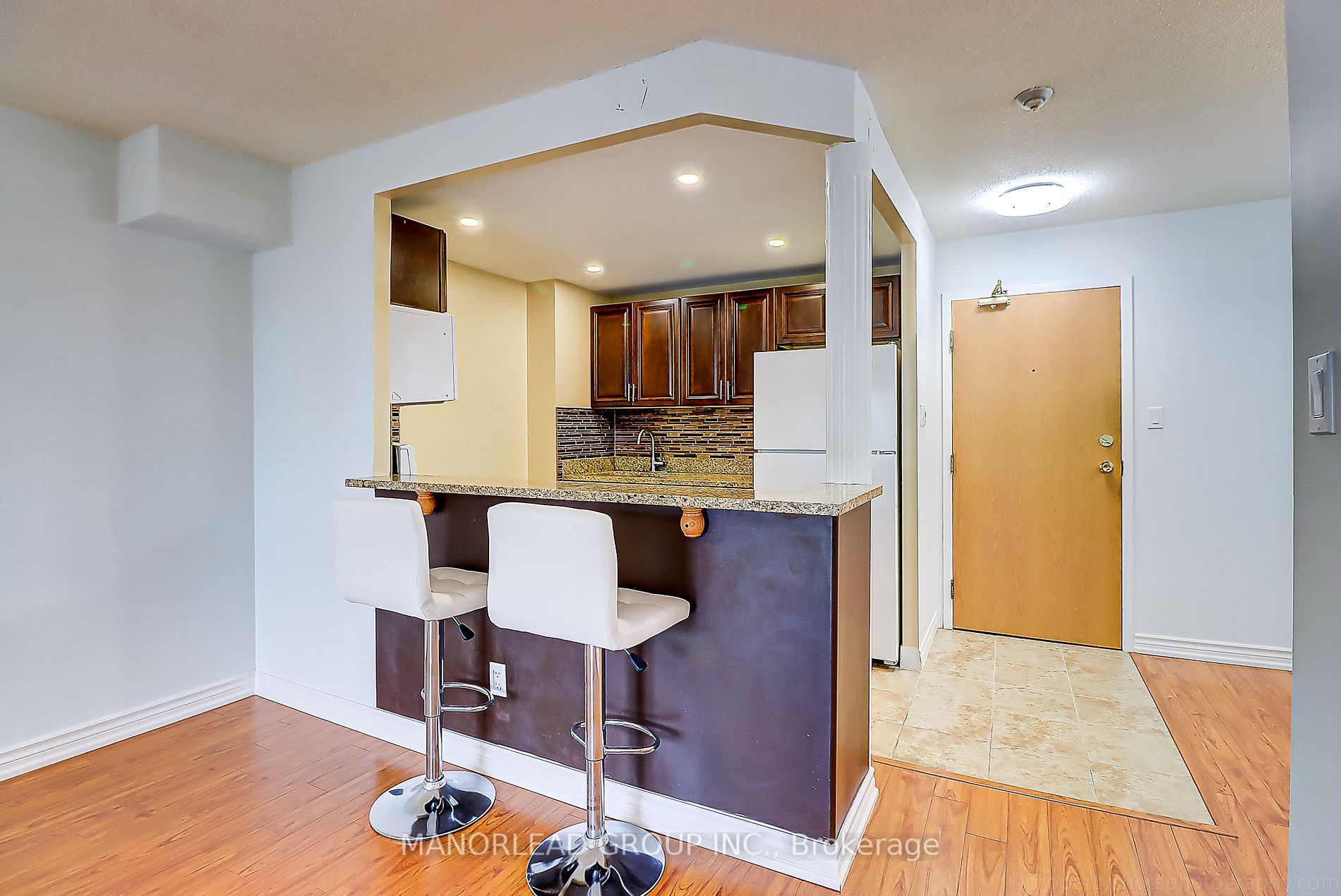 326 Major Mackenzie Dr, #510