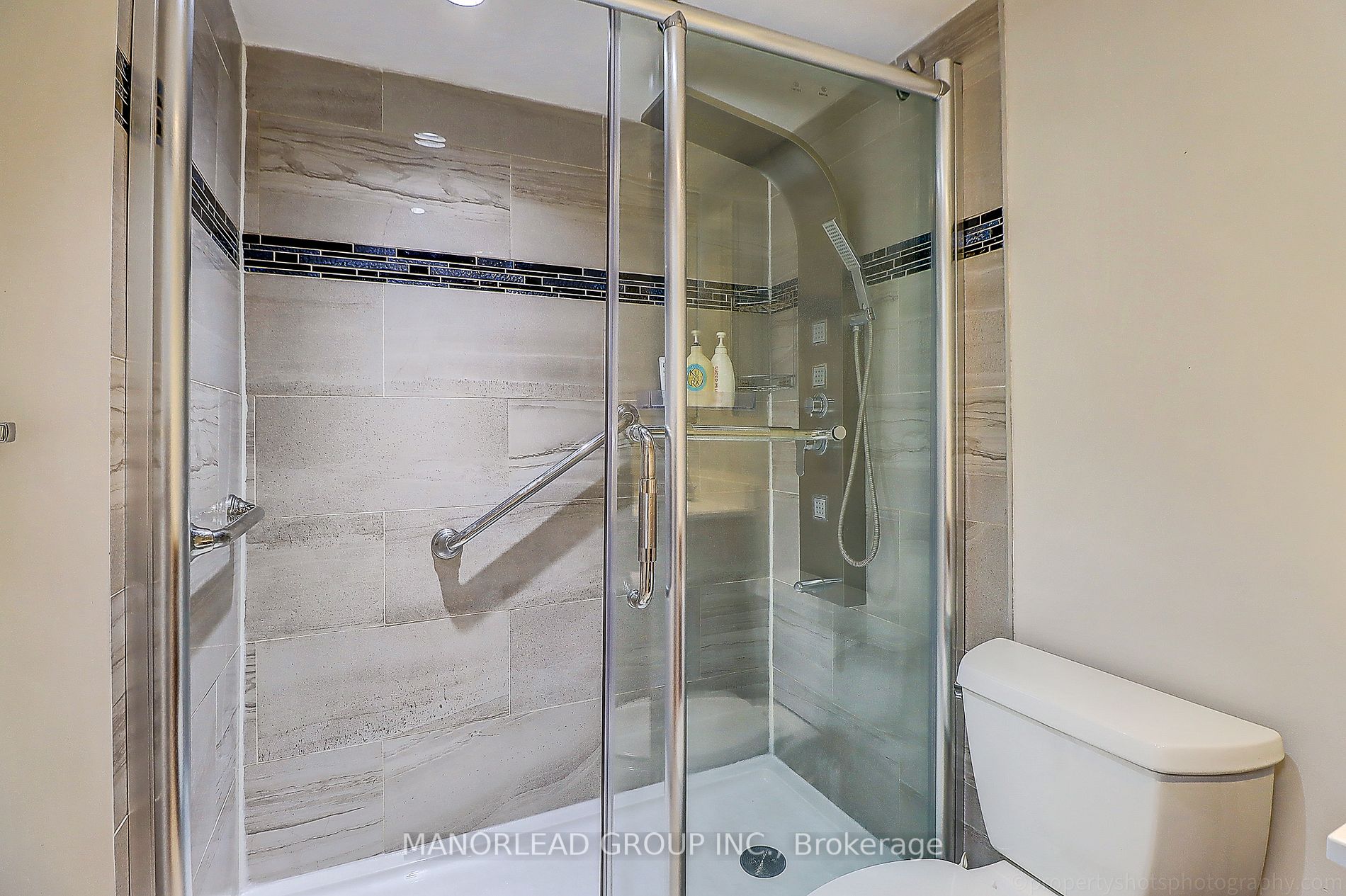 326 Major Mackenzie Dr, #510