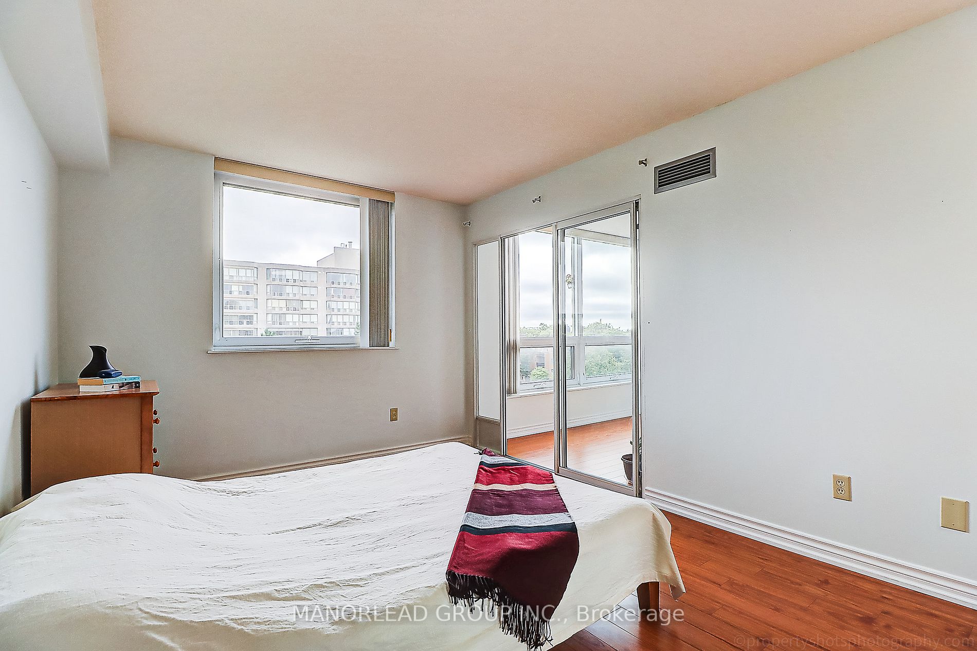 326 Major Mackenzie Dr, #510
