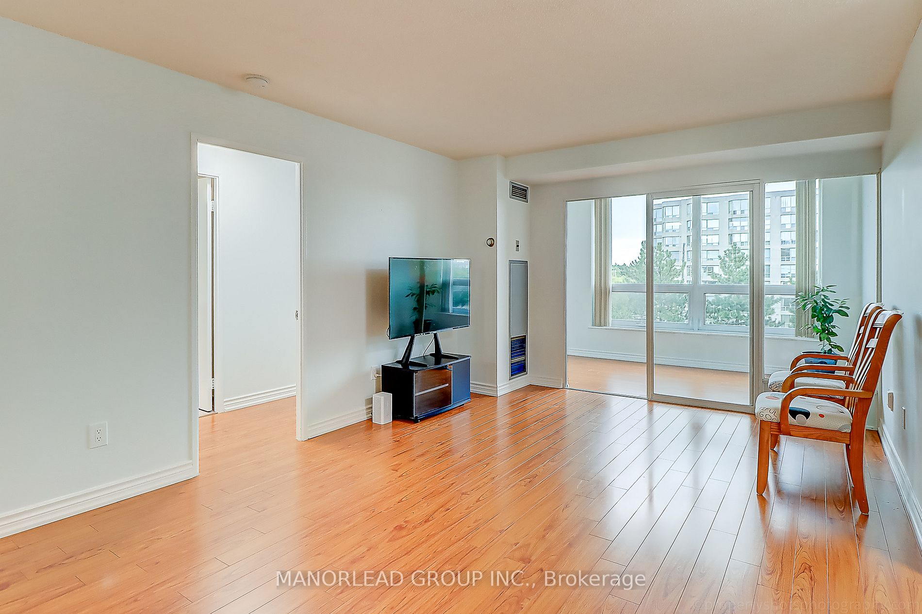 326 Major Mackenzie Dr, #510