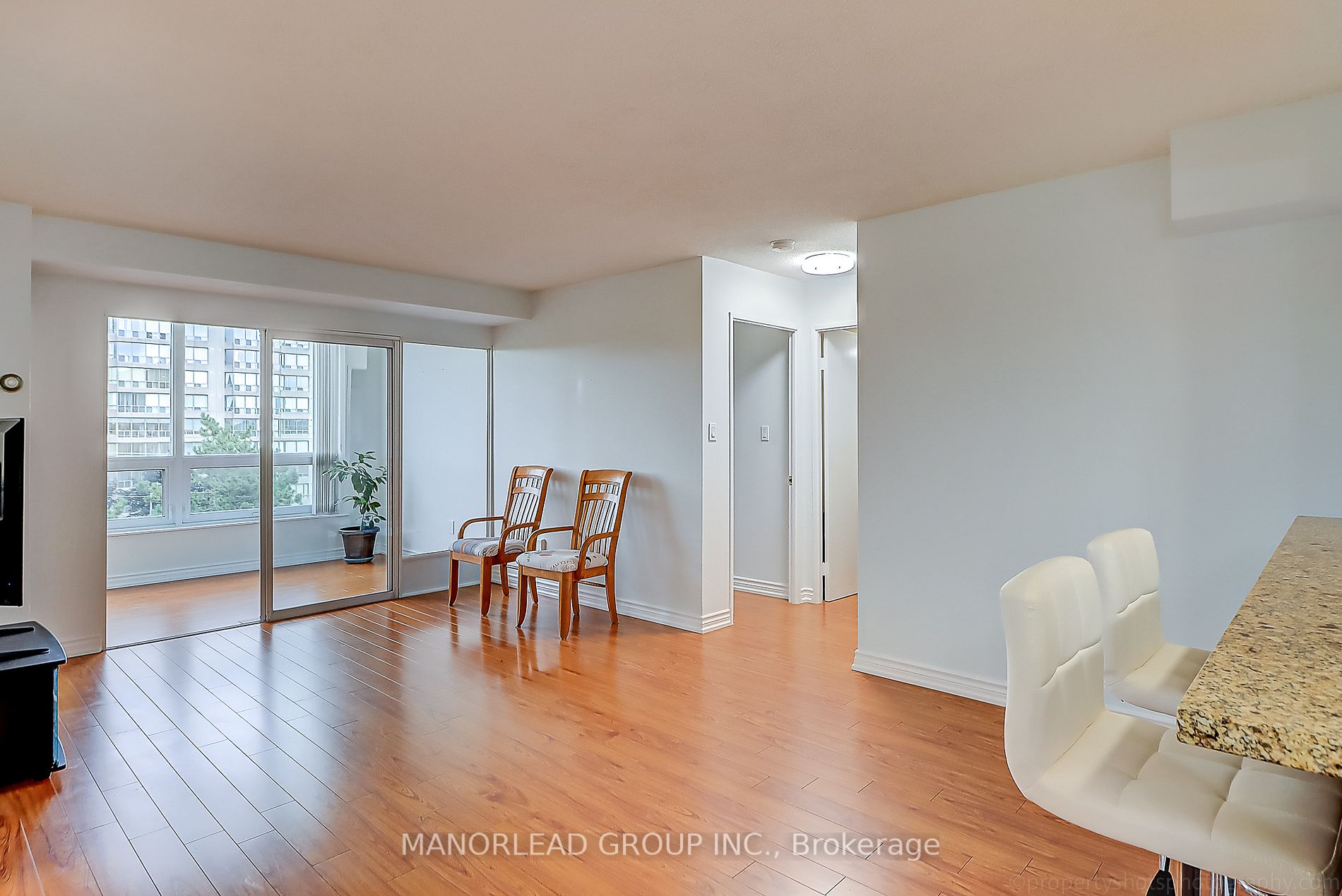 326 Major Mackenzie Dr, #510