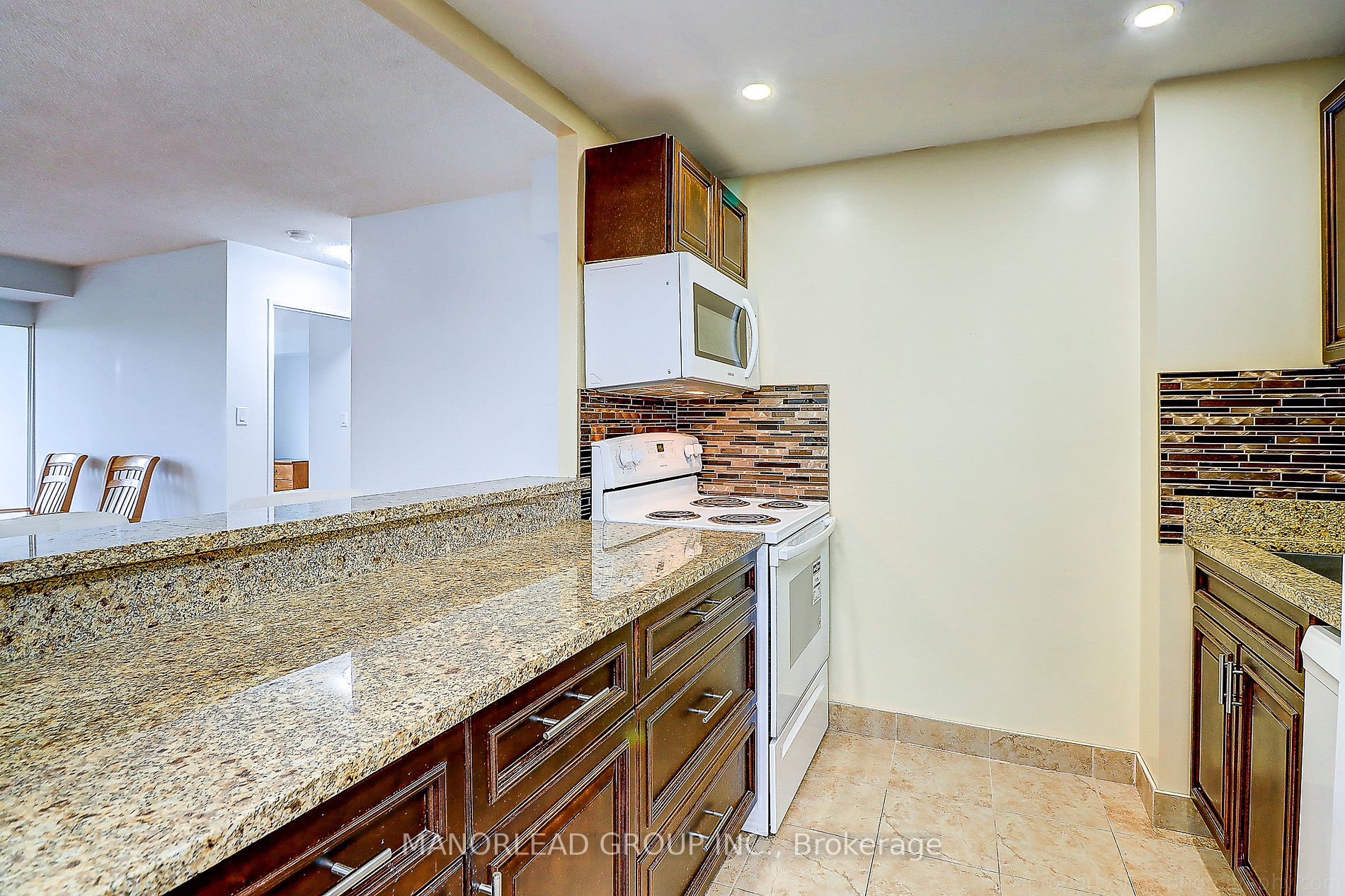 326 Major Mackenzie Dr, #510
