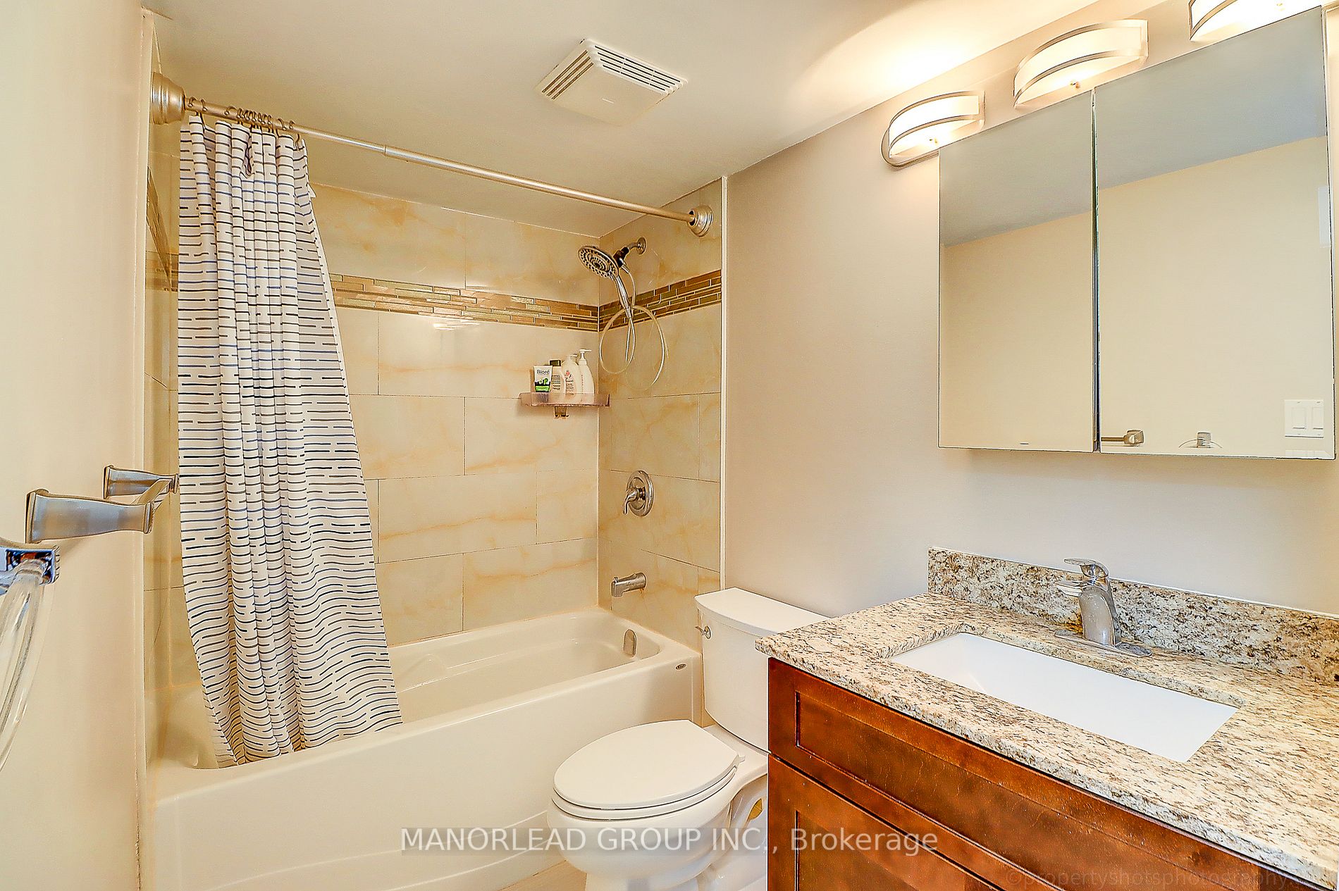326 Major Mackenzie Dr, #510