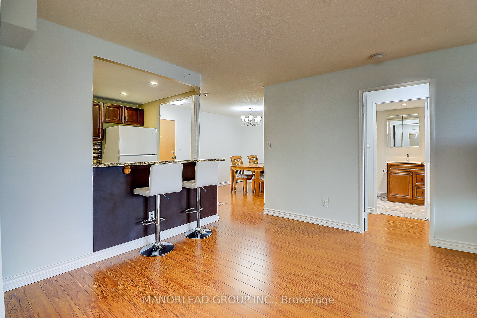 326 Major Mackenzie Dr, #510