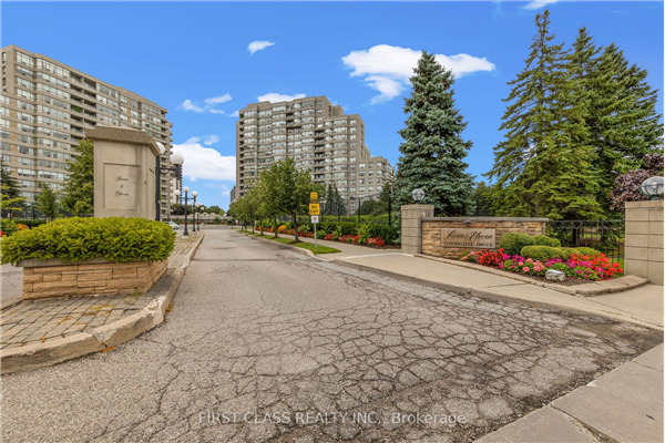7 Townsgate Dr, Vaughan