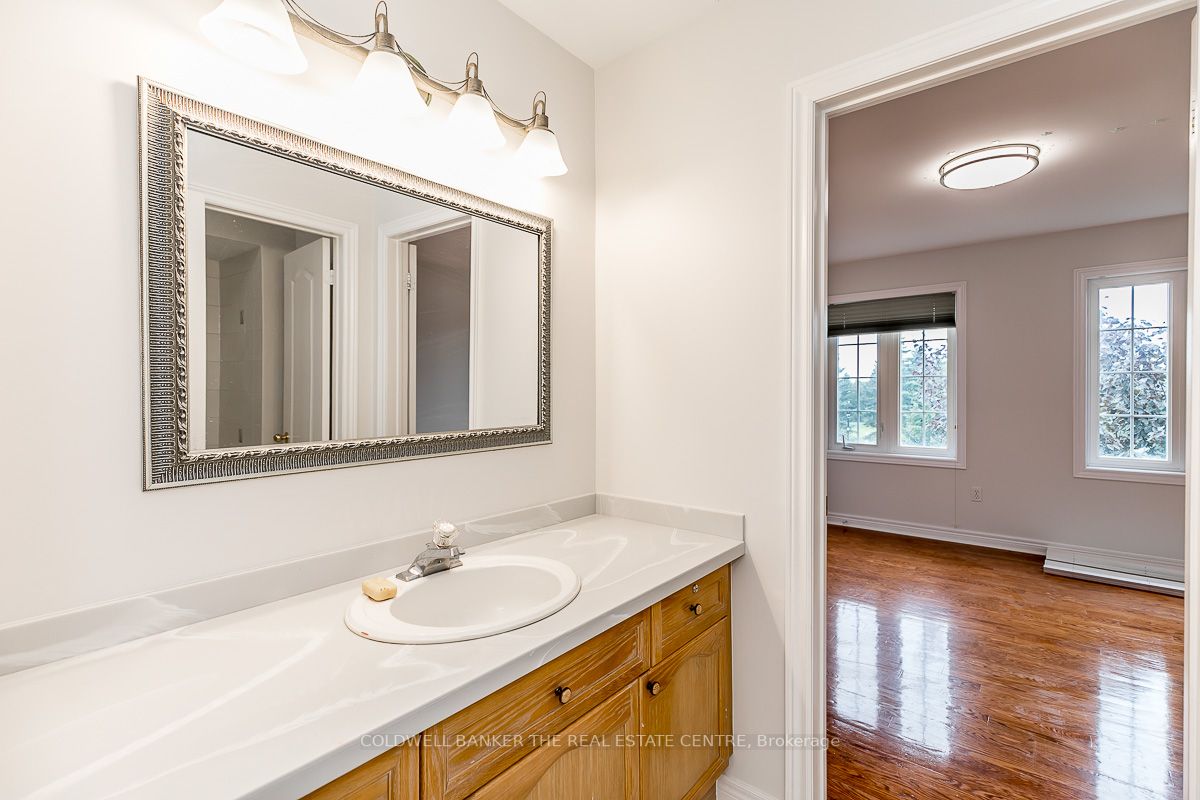 122 Mactaggart Dr