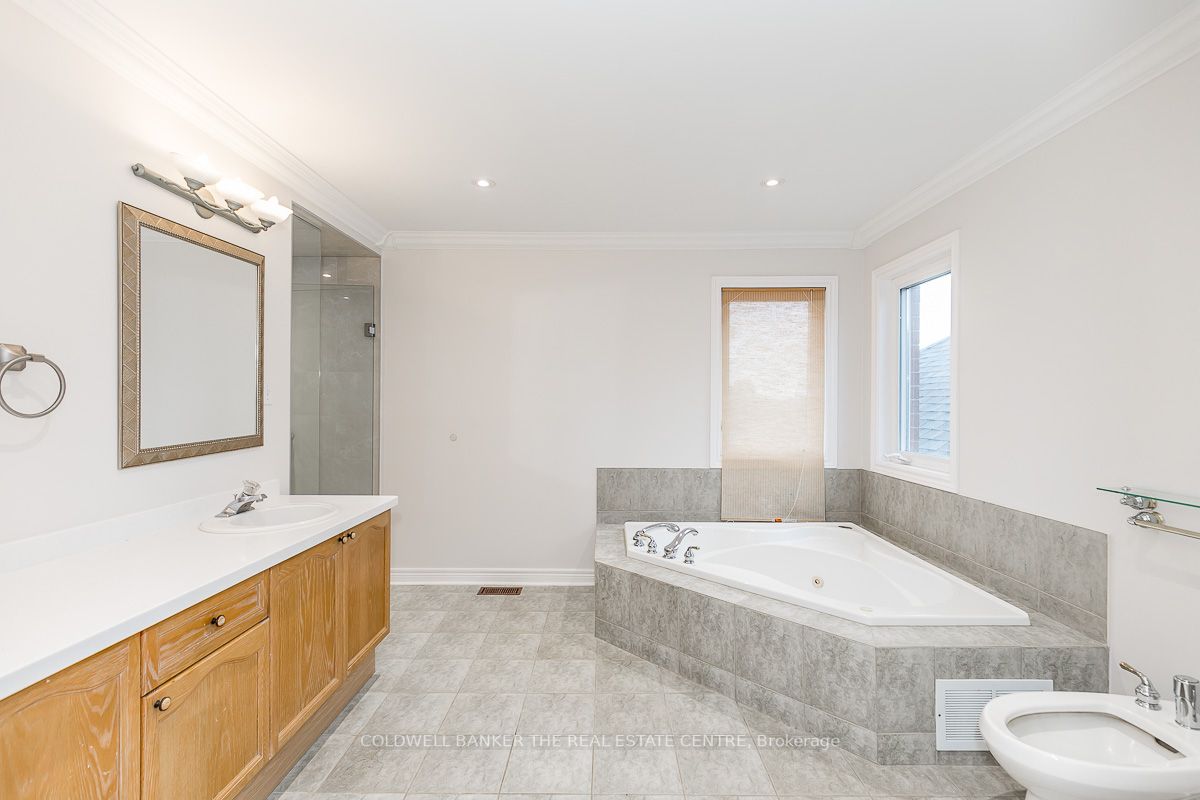 122 Mactaggart Dr