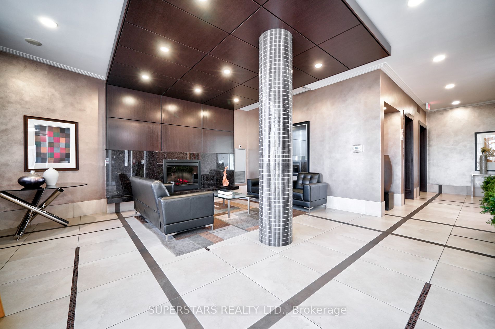 111 Upper Duke Crescent, #904