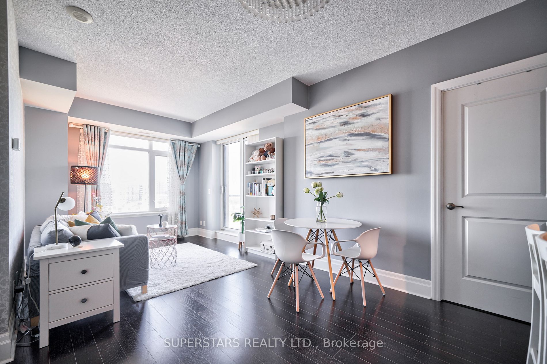 111 Upper Duke Crescent, #904