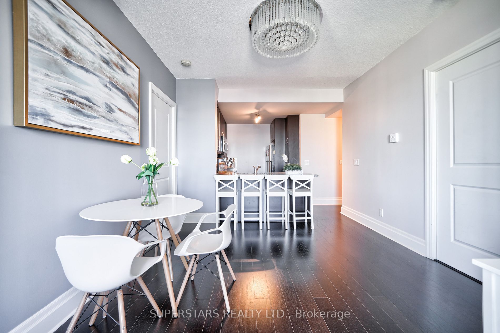 111 Upper Duke Crescent, #904