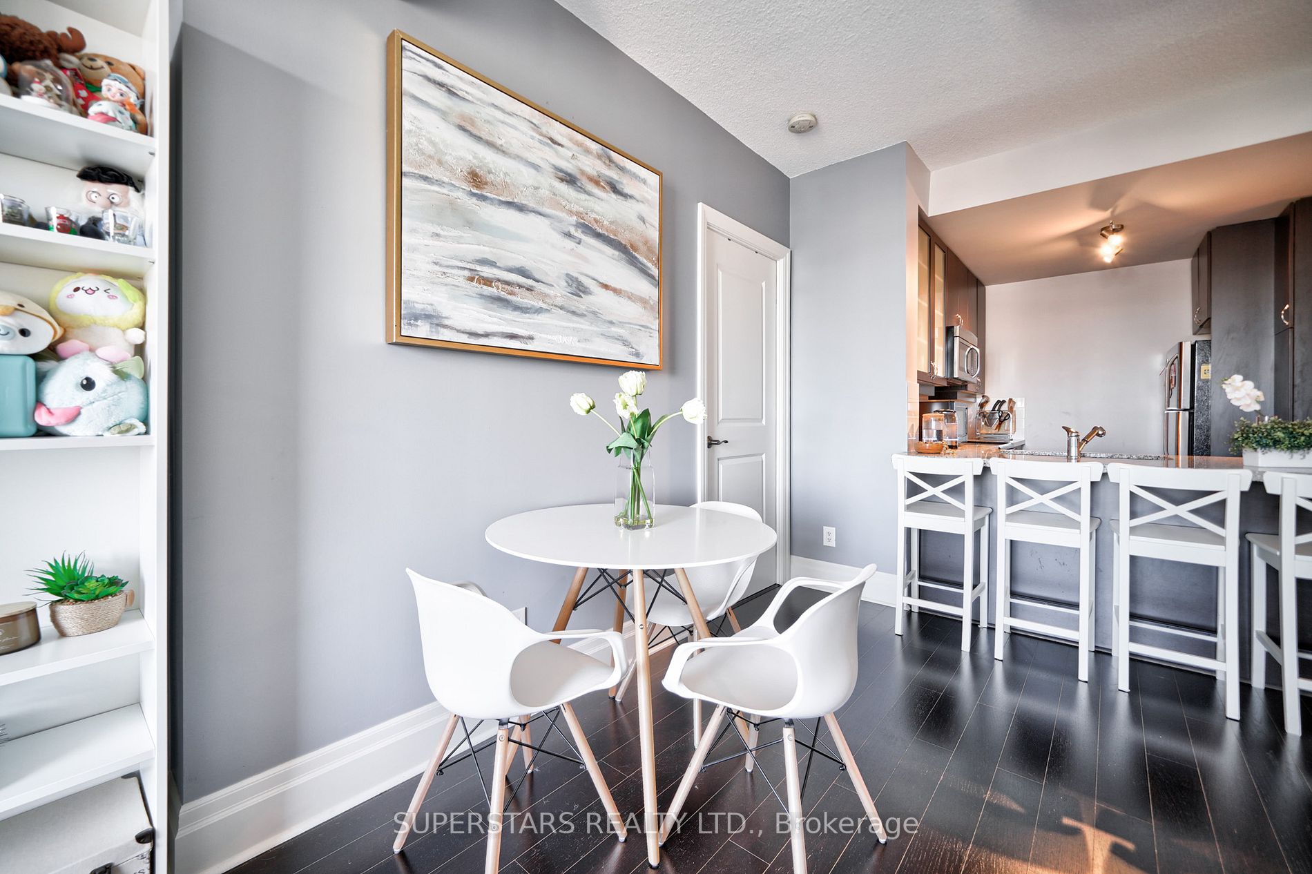 111 Upper Duke Crescent, #904