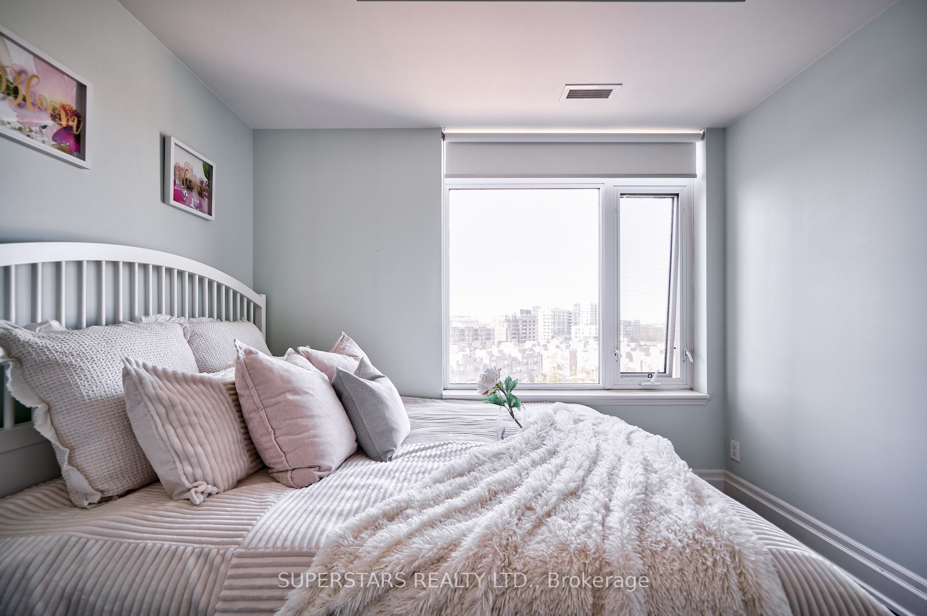 111 Upper Duke Crescent, #904