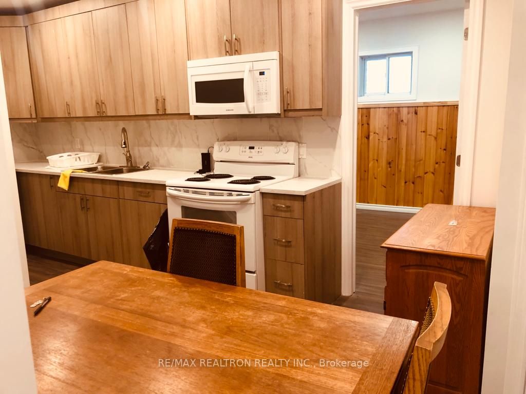 42 Imperial Cres