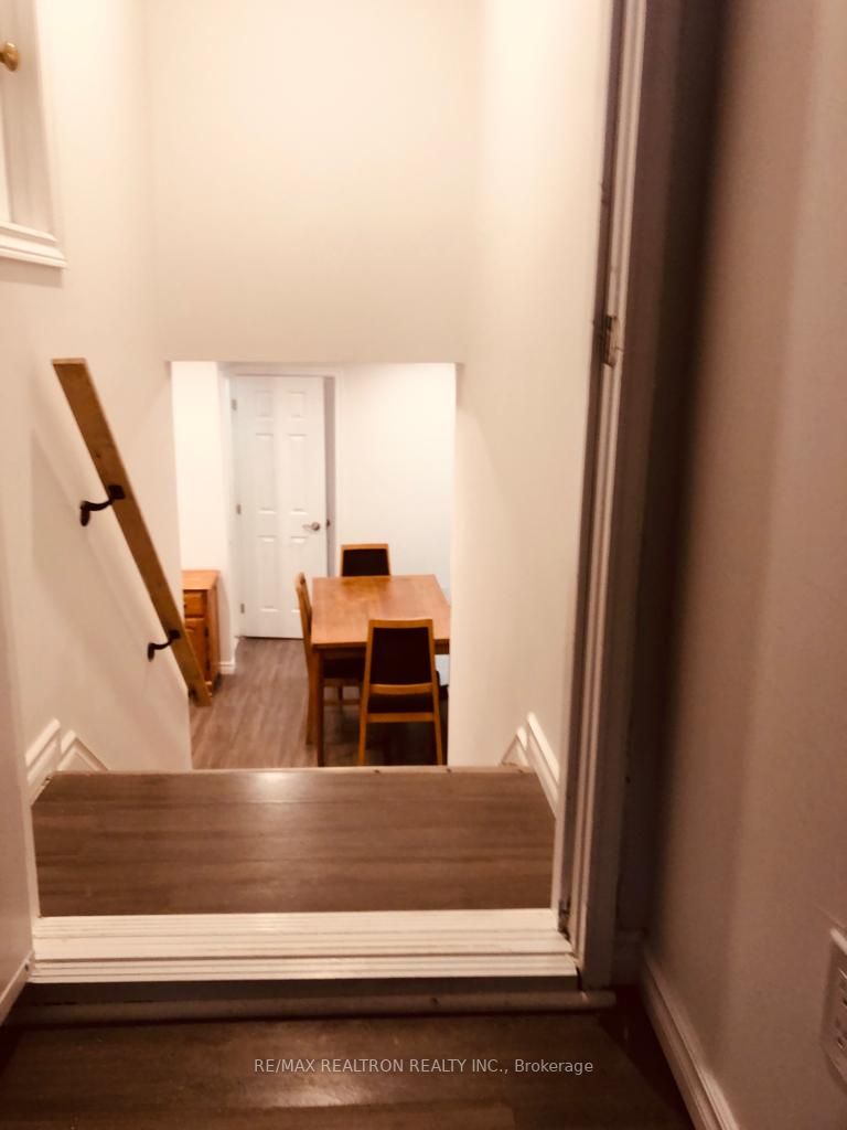 42 Imperial Cres