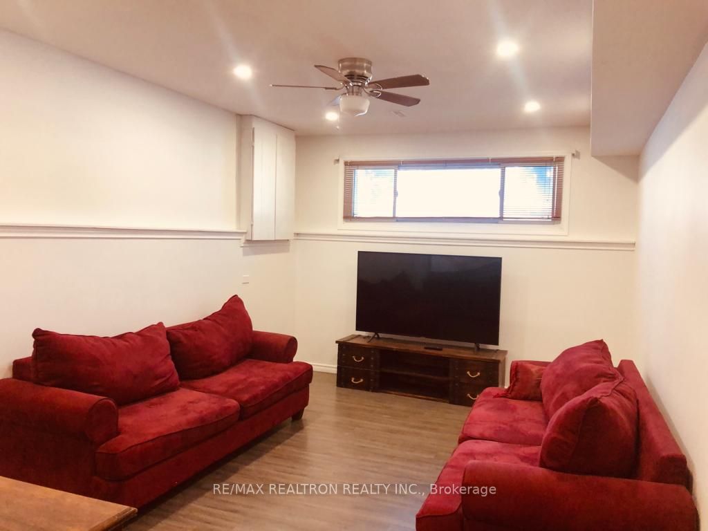 42 Imperial Cres