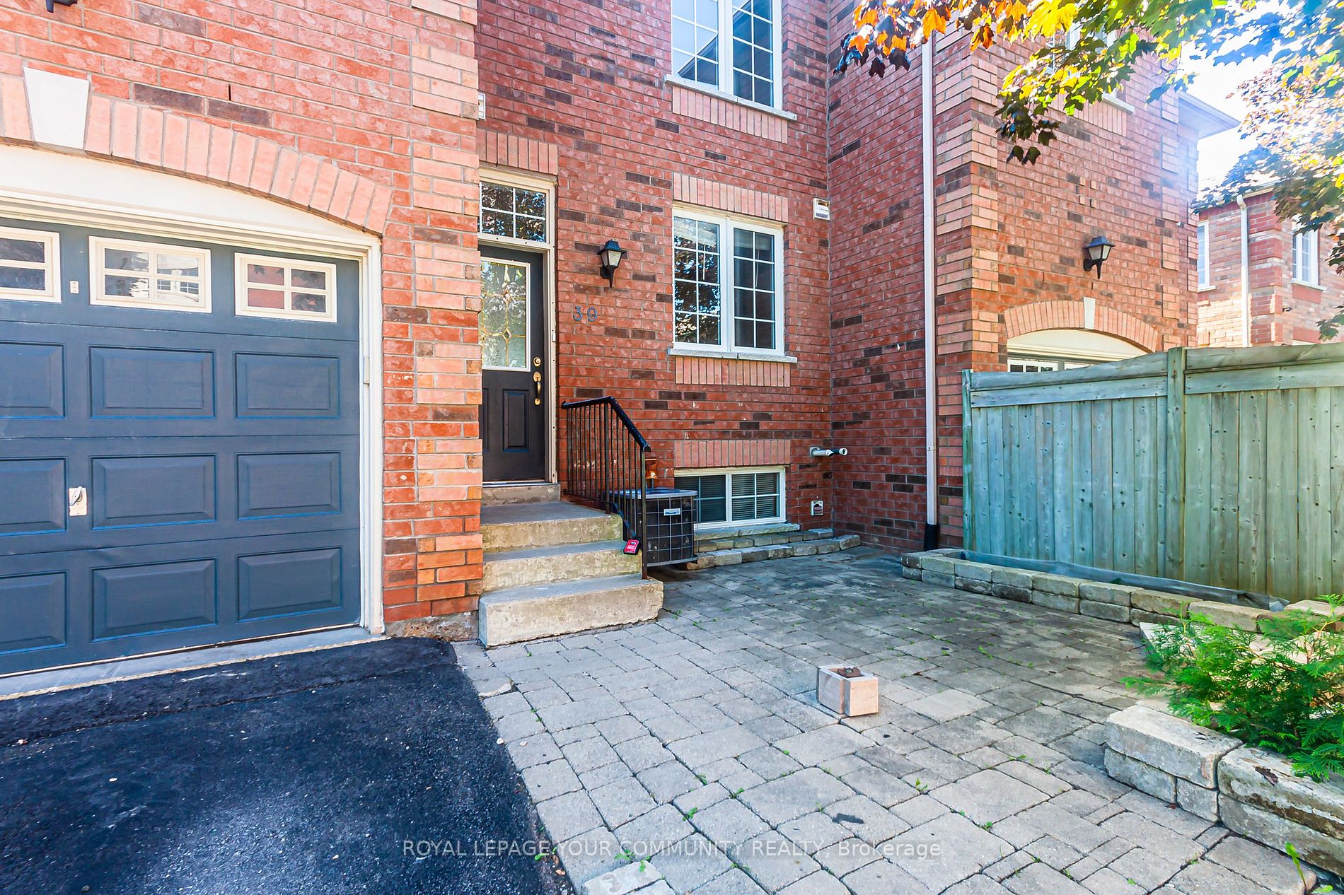 39 Sandlewood Crt, #39
