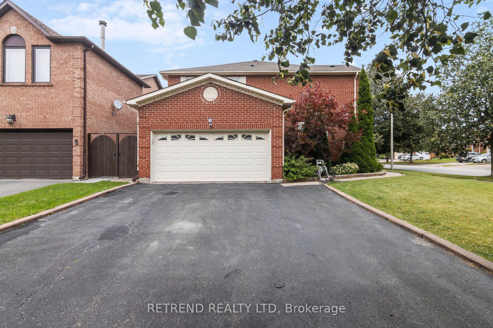 3 Swanage Dr