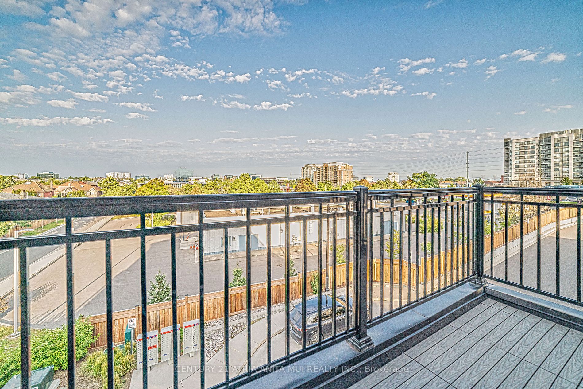386 Highway 7 E, #Th8