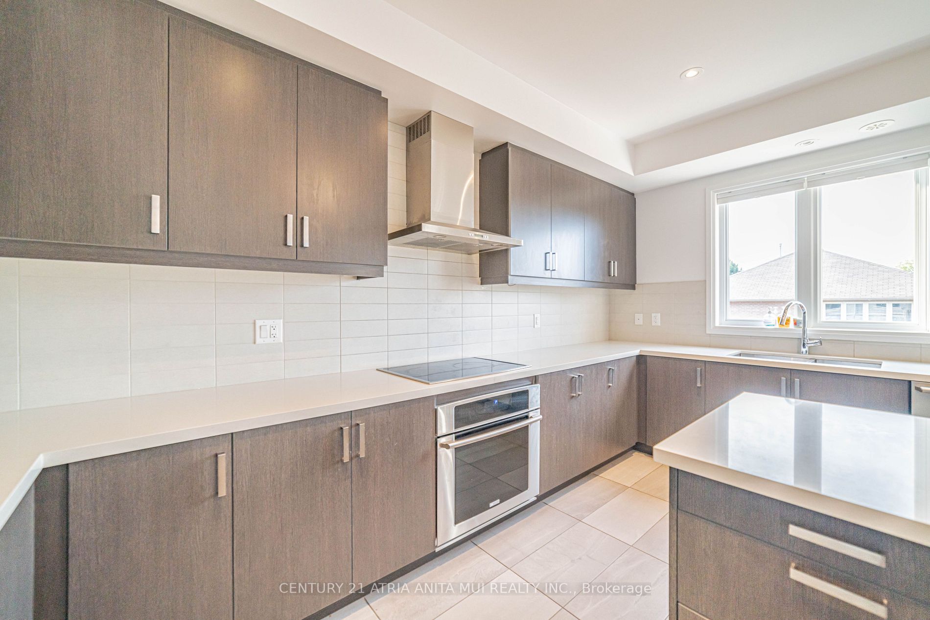 386 Highway 7 E, #Th8