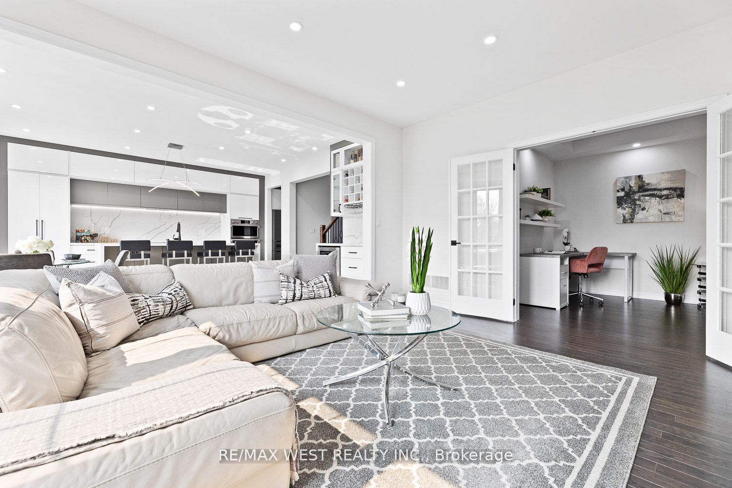 175 Stevenson Cres