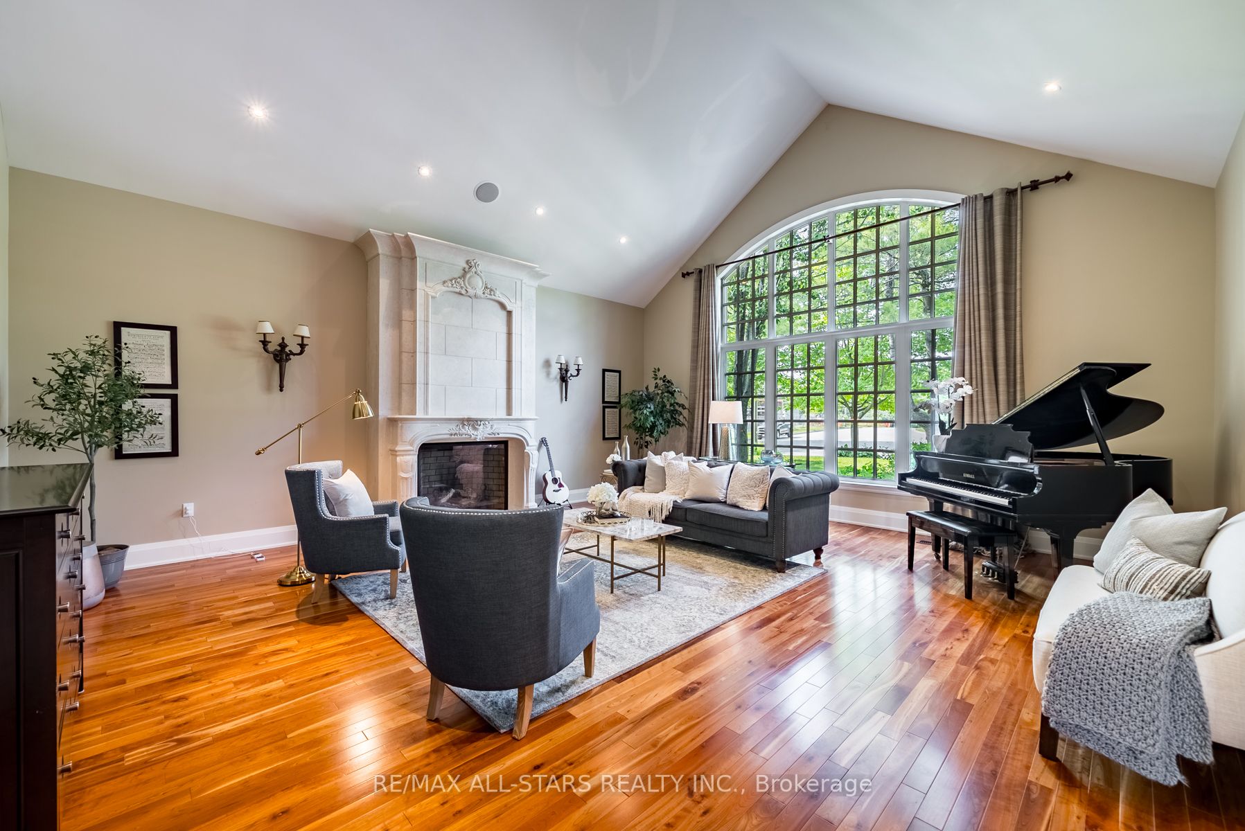 15 Earl Cook Dr