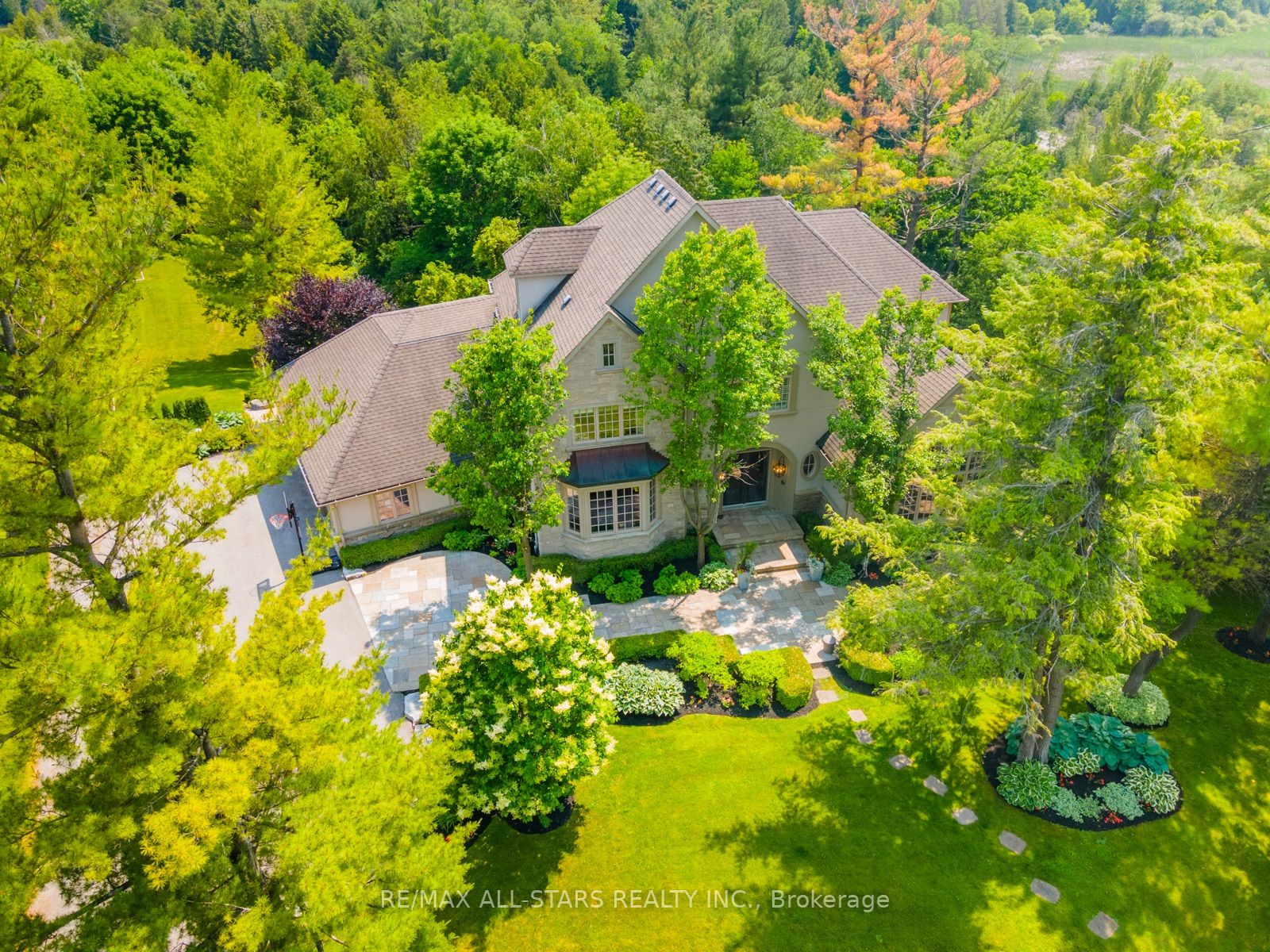 15 Earl Cook Dr