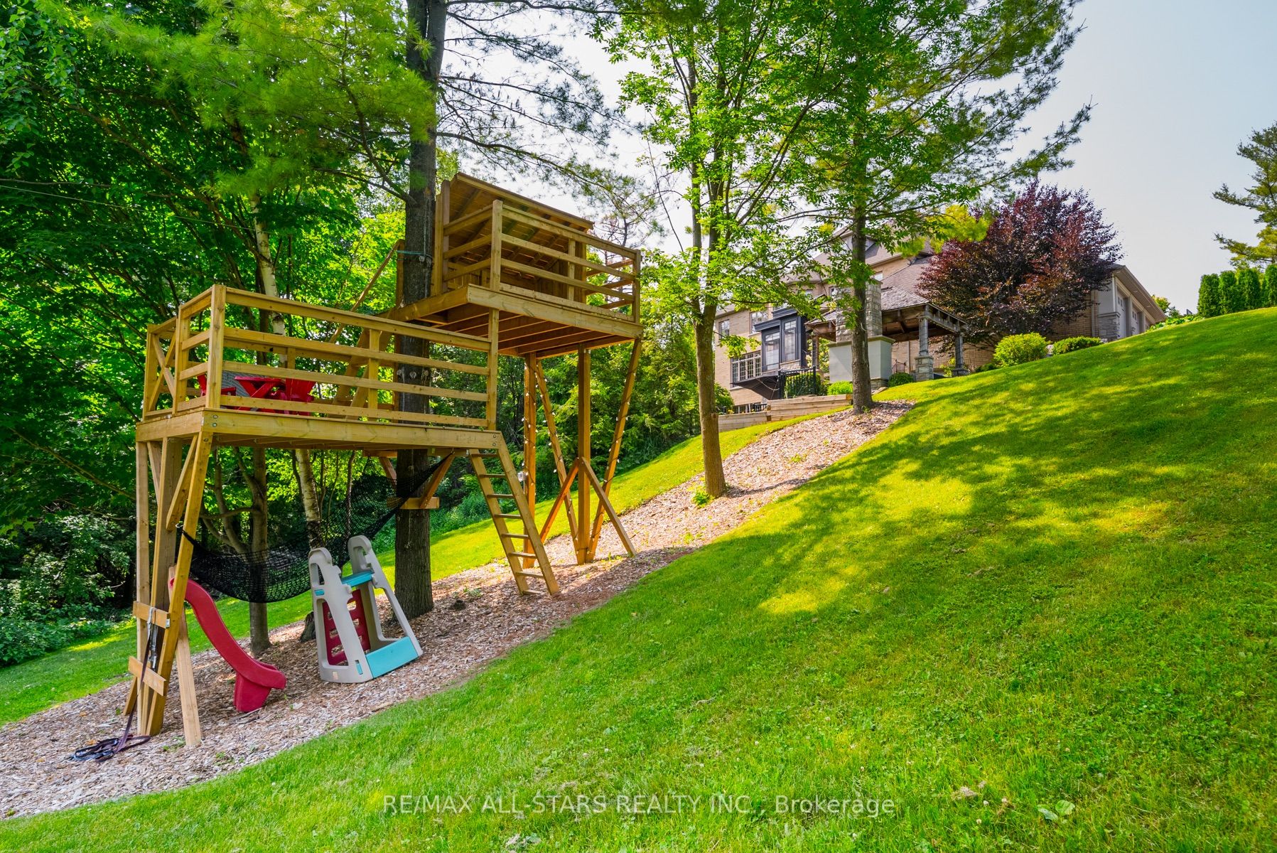 15 Earl Cook Dr