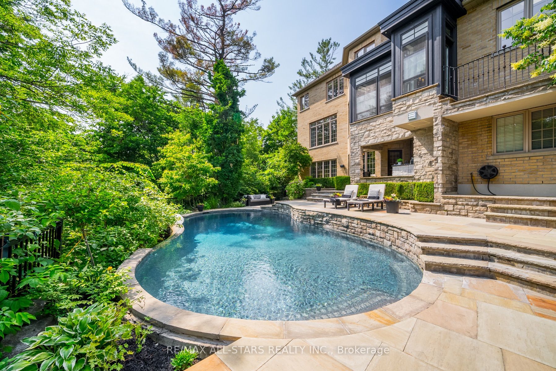 15 Earl Cook Dr