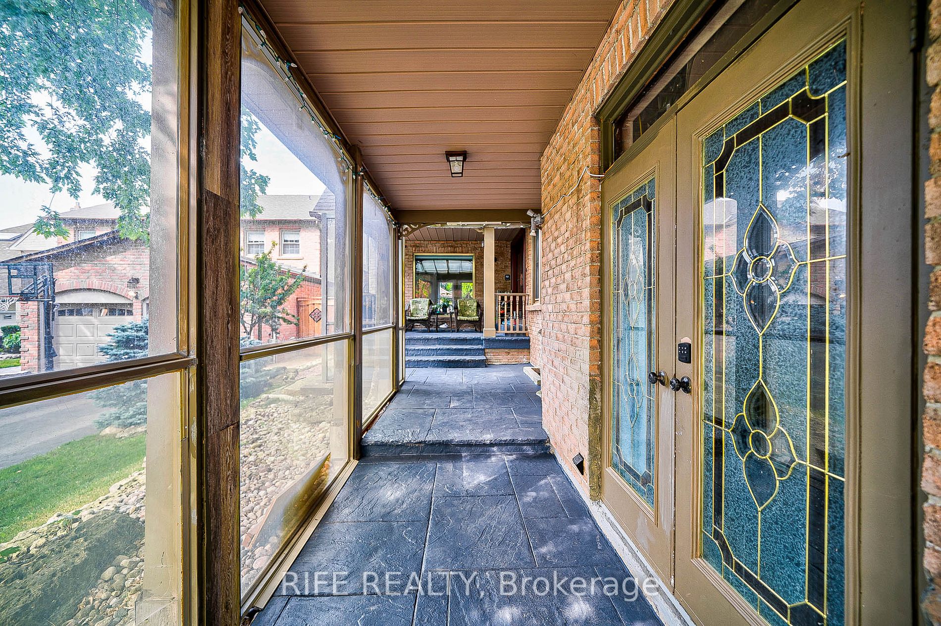 66 Greencroft Cres