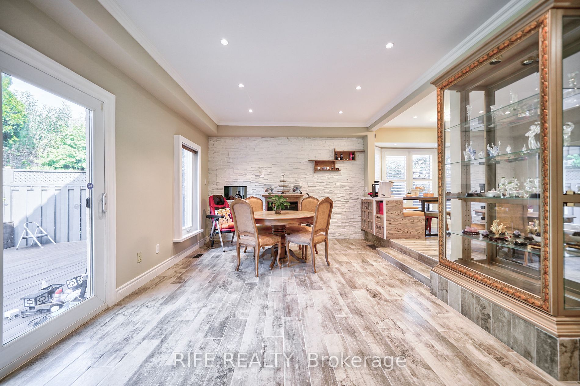 66 Greencroft Cres