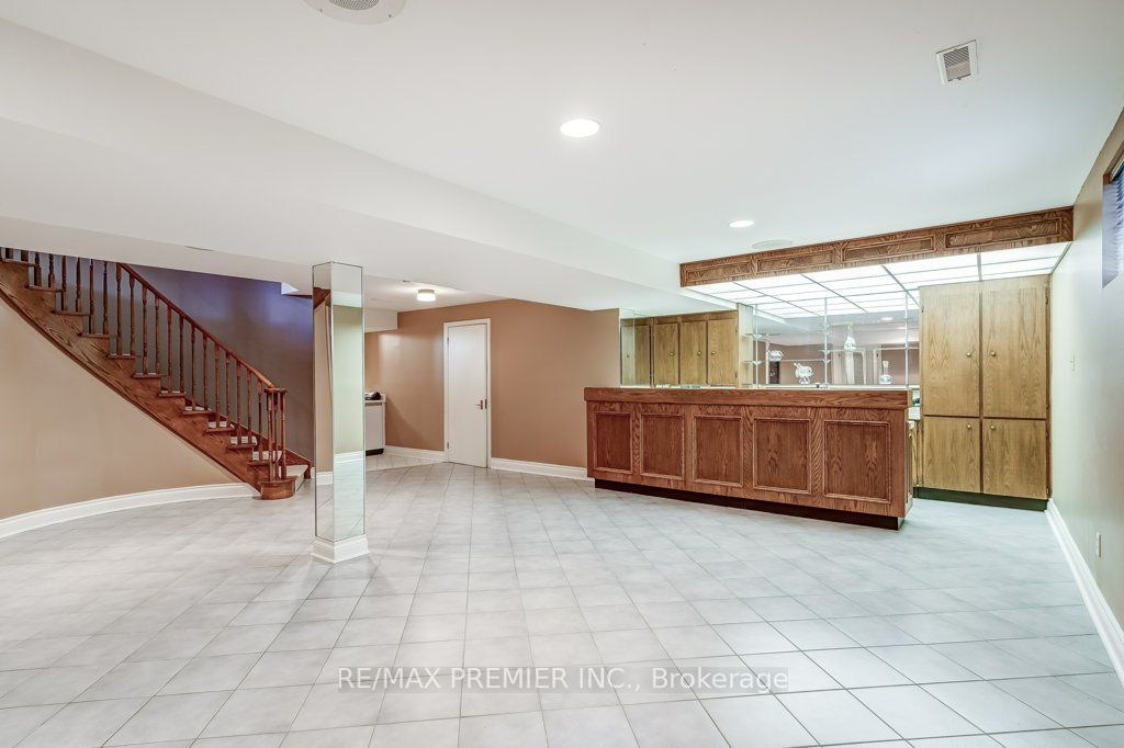 28 Bridgend Crt S