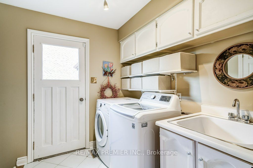 28 Bridgend Crt S