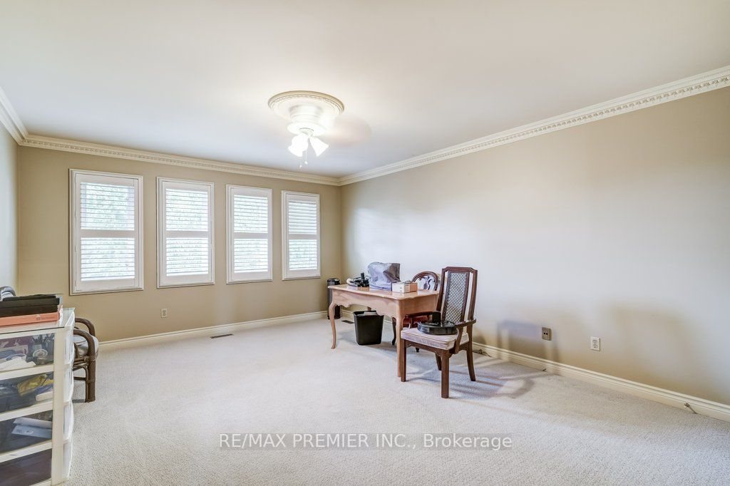 28 Bridgend Crt S
