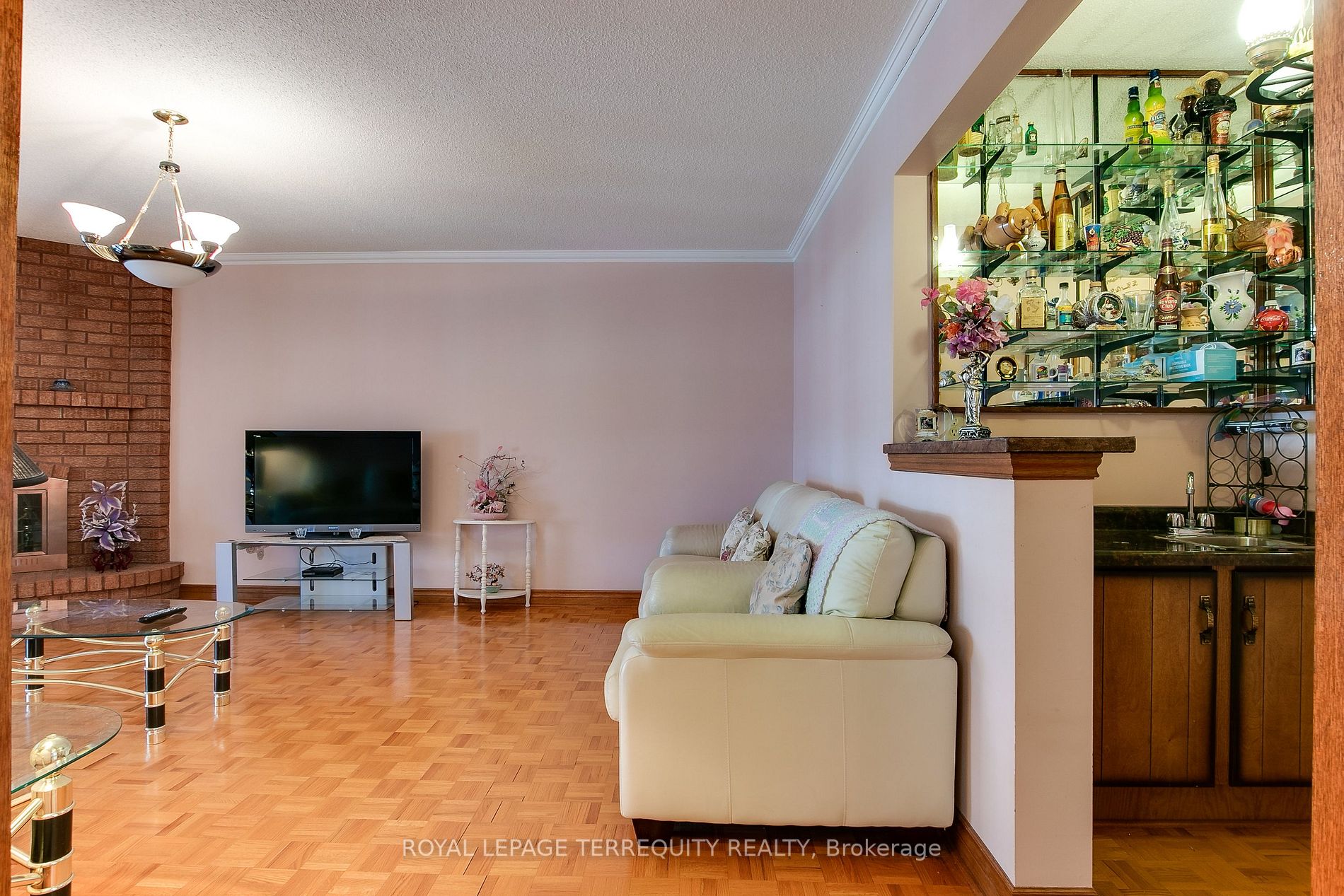 54 Roxana Ave