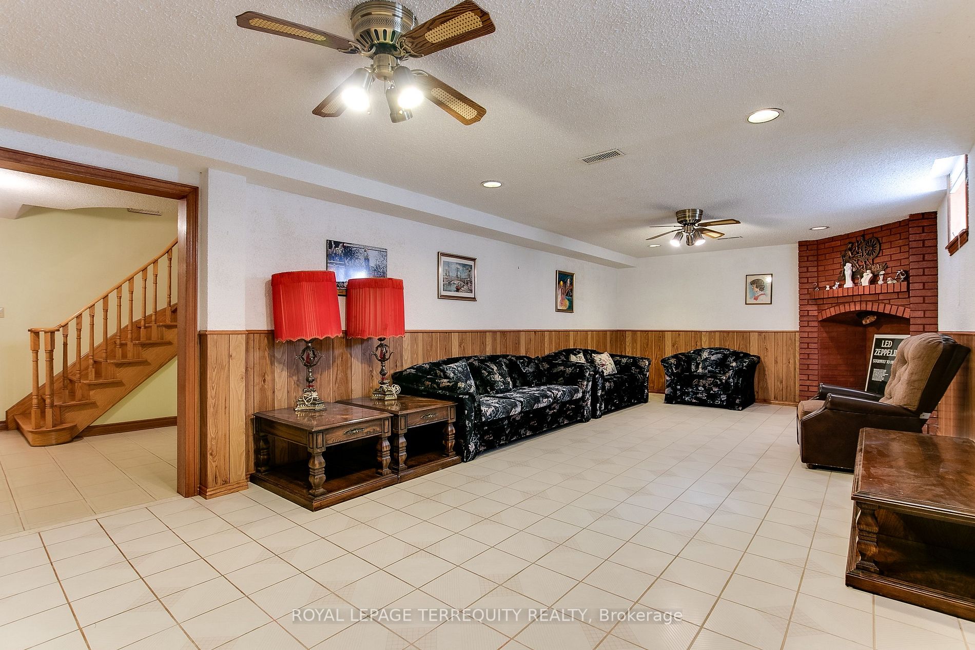 54 Roxana Ave
