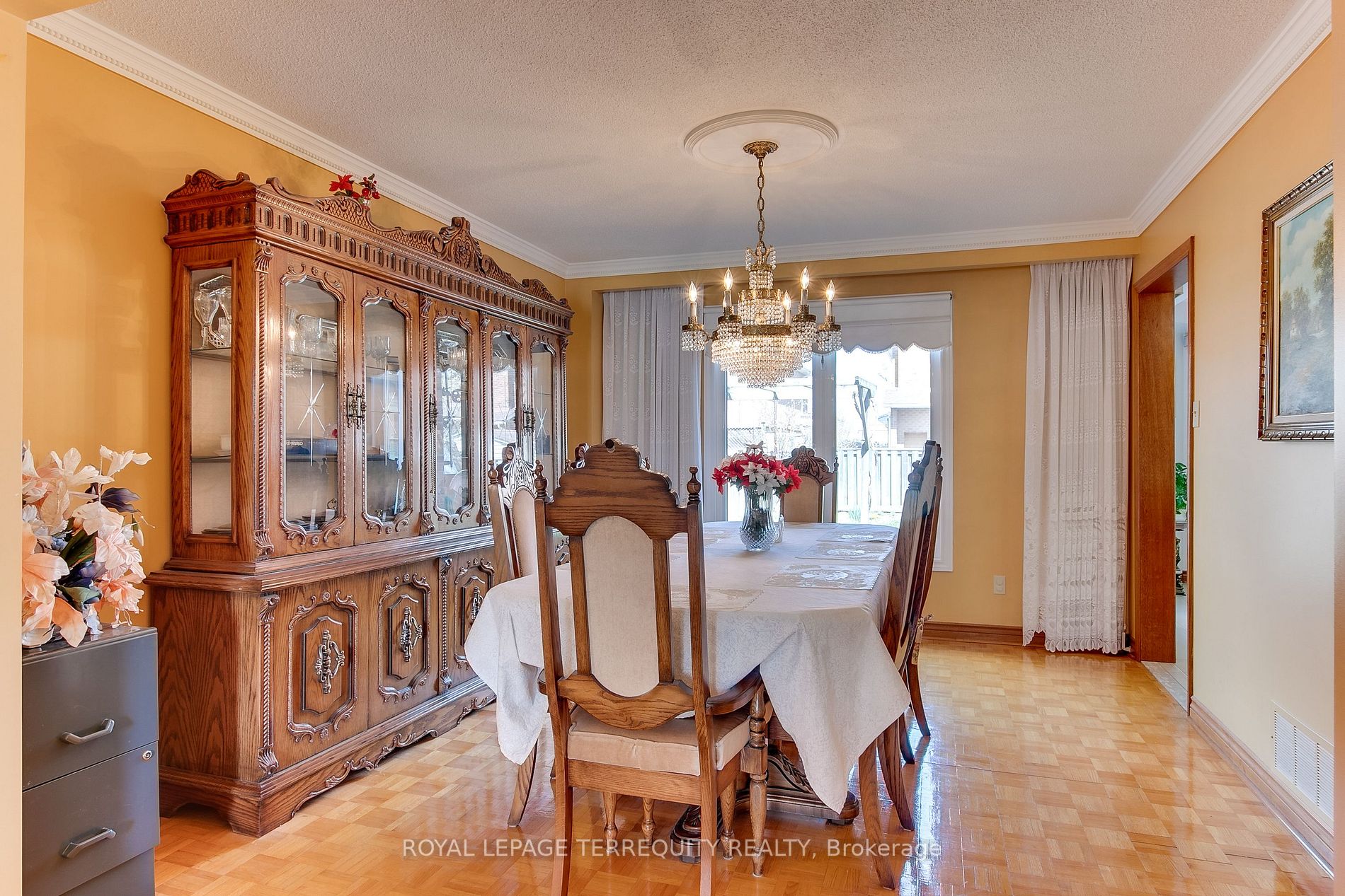 54 Roxana Ave
